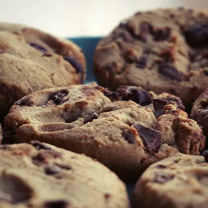Chocolate chip cookies cooling